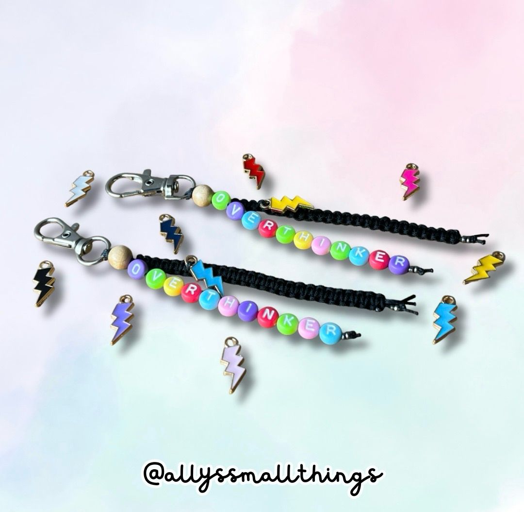 Overthinker Buchstabenperlen Anhänger