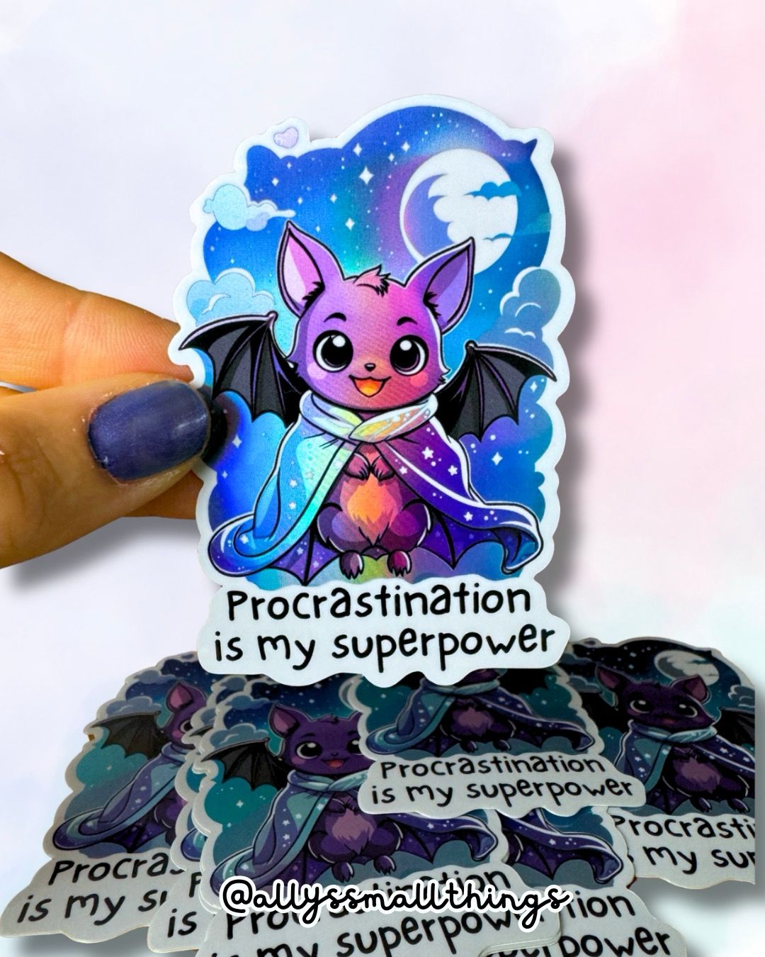 Procrastination is my superpower - Fledi 🦇 Holografischer Sticker