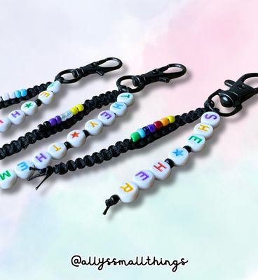 Choose your pronouns &amp; pride flag - Anhänger