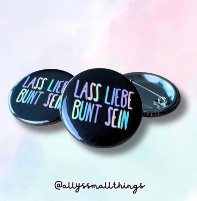 Lass Liebe Bunt Sein Button 🌈 37mm, Regenbogen, Queer, Pride, CSD Lass Liebe Bunt Sein Button 🌈 37mm, Regenbogen, Queer, Pride, CSD