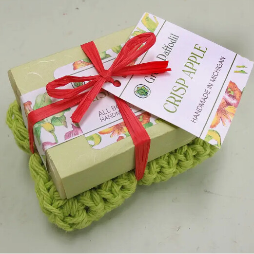 Crisp Apple Soap &amp; Washcloth Gift Set
