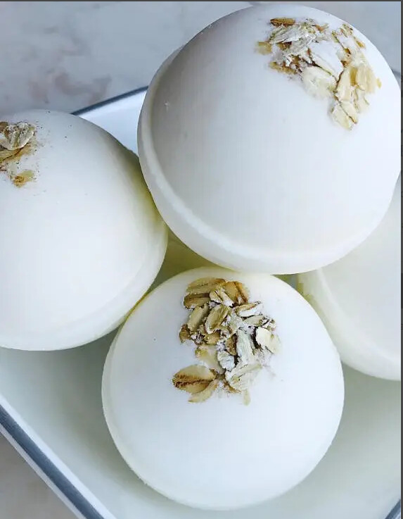 Oatmeal and Milk Bath Bomb