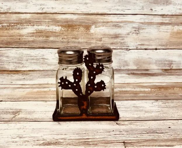 Prickly Pear Salt N Pepper Shaker Holder