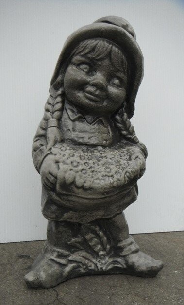 Elf Standing (CC)