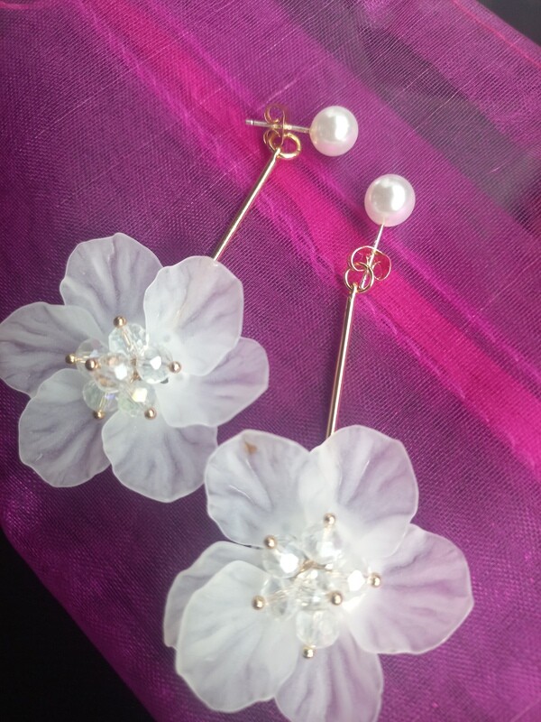 Pearl White Flower Pendant Earrings