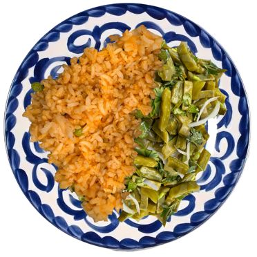 Plato con arroz y ensalada de nopales