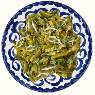 Orden mediana de ensalada de nopales
