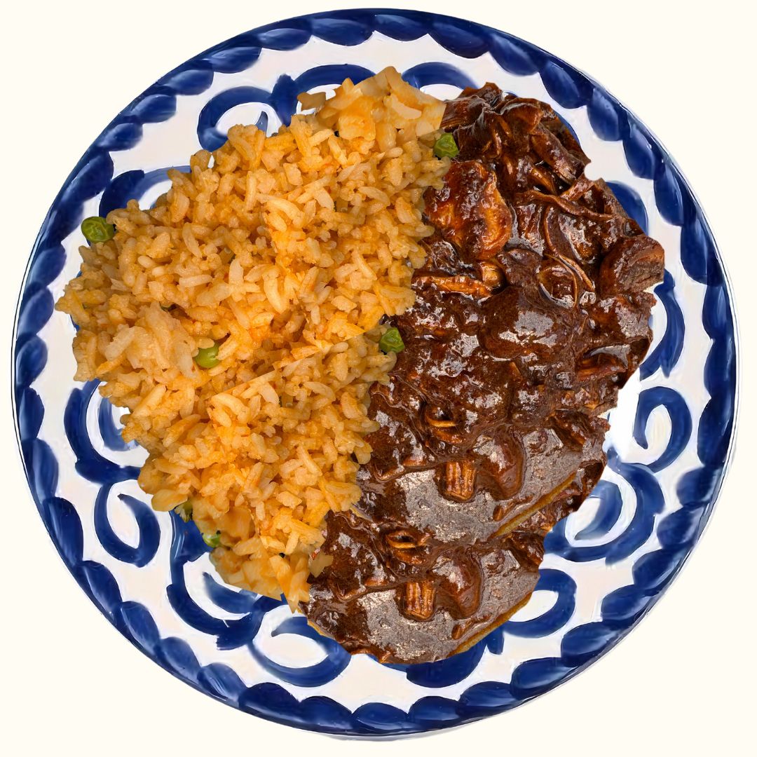 Orden de ​mole rojo acompañado con arroz rojo 500g