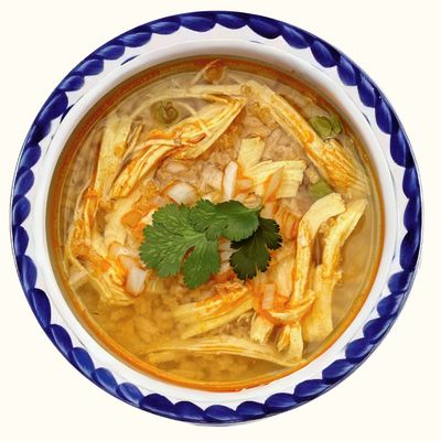 Consomé (caldo) de pollo deshebrado grande 800 ml