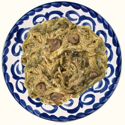 500g de ​mole verde con pollo deshebrado