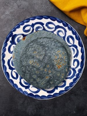 Media docena de tortillas de maíz azul