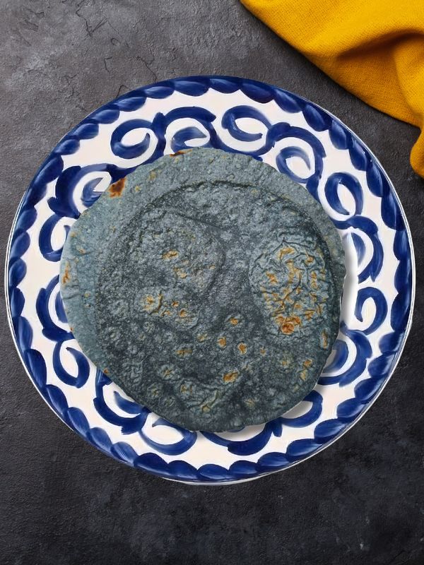 Docena de tortillas de maíz azul