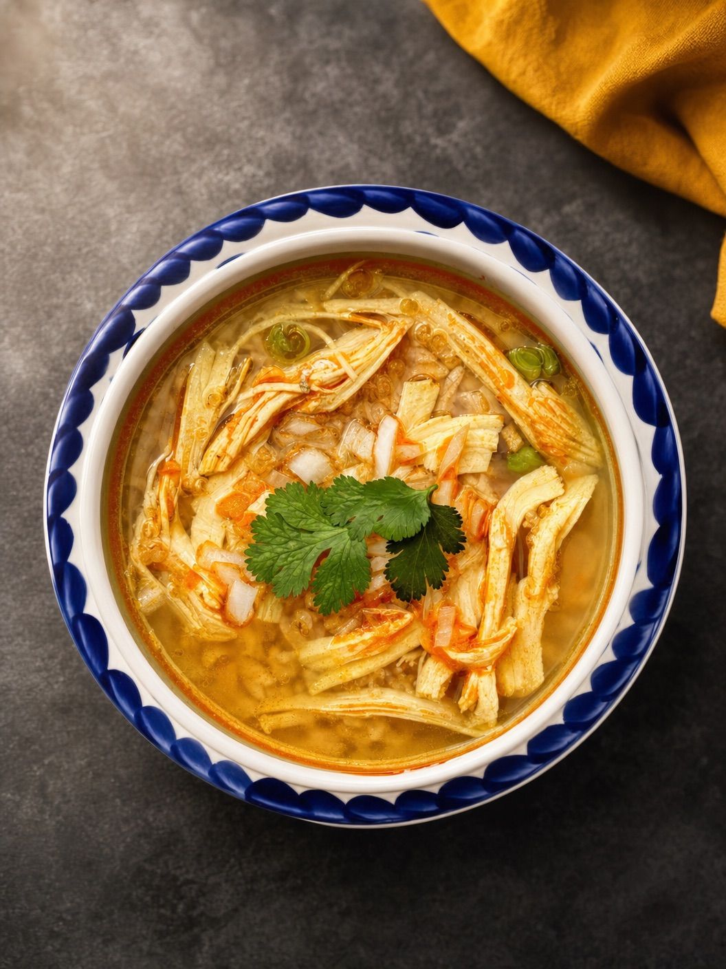 Consomé (caldo) de pollo deshebrado mediano 400 ml