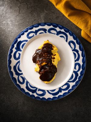 Huevos con mole
