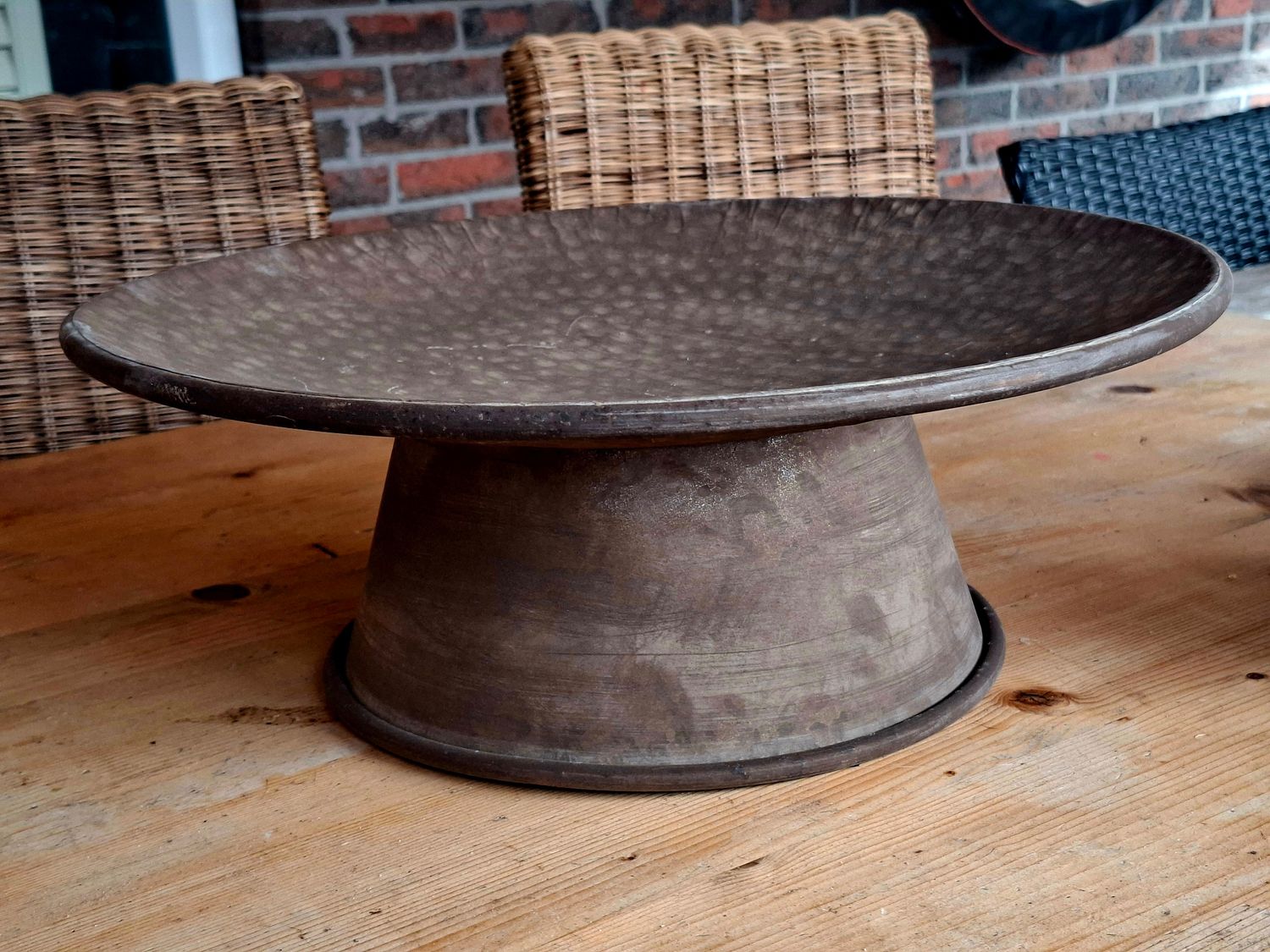 Plateau op voet – Roestkleurig metaal – Ø 41,5 cm