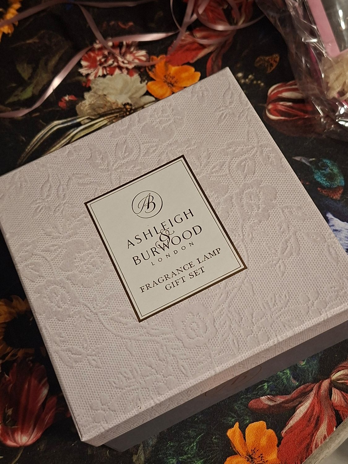 Ashleigh &amp; Burwood Cadeauset – Handgemaakte Mozaïklamp + 250 ml Cashmere Blankets