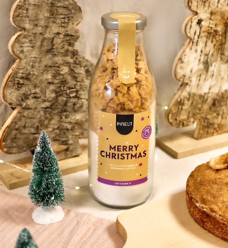 Pineut cake | fles | Merry Christmas cake