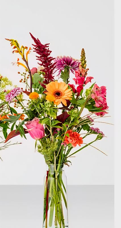 BOEKET KLEIN🌸 Seizoensverrassing – een uniek boeket vol kleur en liefde