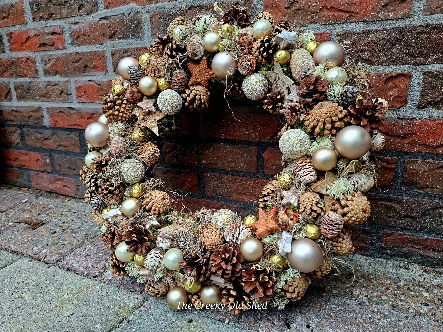 🎄 DIY Kerstworkshop – Kerstkrans met Dennenappels (40 cm)