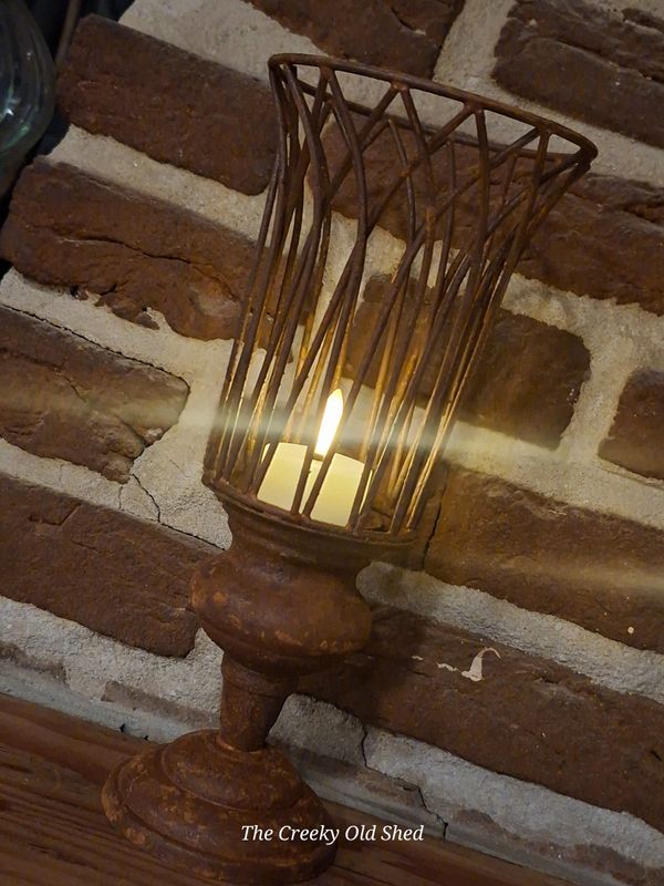 Roestig windlicht kelkvormig op voet – 30 cm hoog