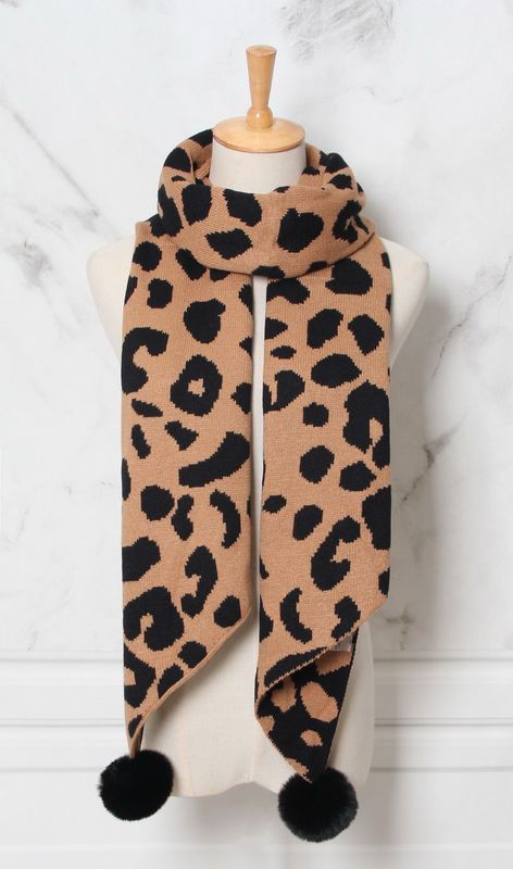 The Simple Leopard Print Scarf
