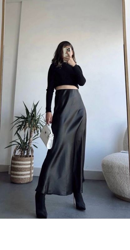 The Aoife  Bias Satin Skirt In Black