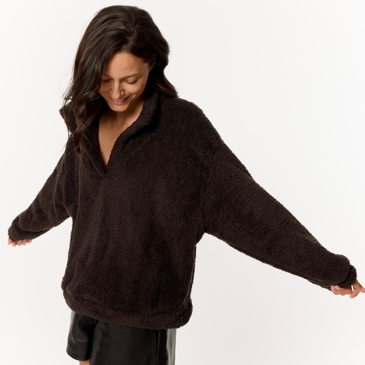 The Harriet Teddy Borg Fleece In Black