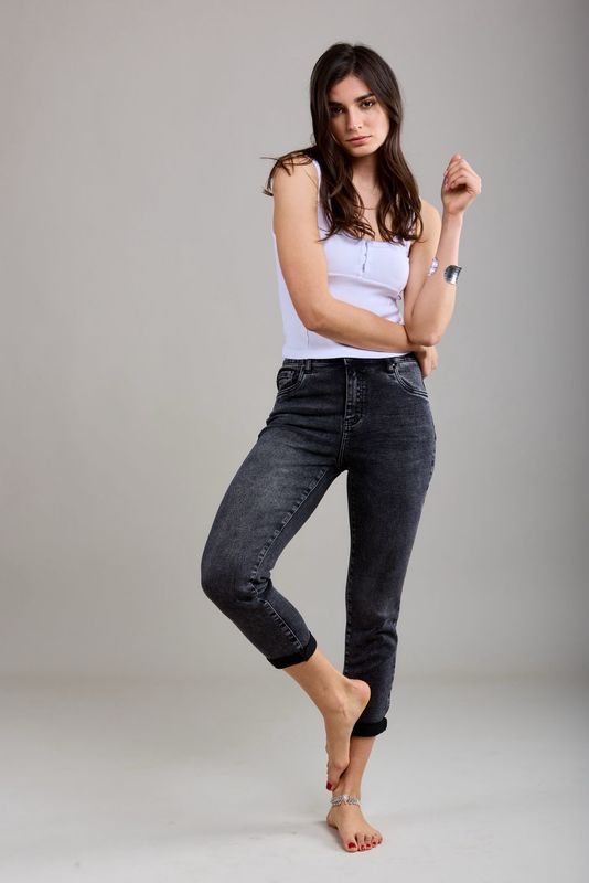 Toxik Boyfriend Jeans In Distressed Black