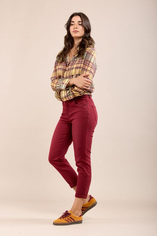 Toxik Boyfriend Jeans In Cherry Red
