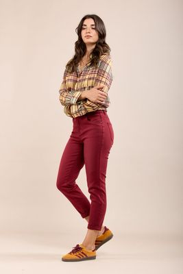 Toxik Boyfriend Jeans In Cherry Red
