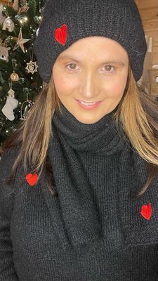 The Scarf &amp; Hat Love Heart Set In Black