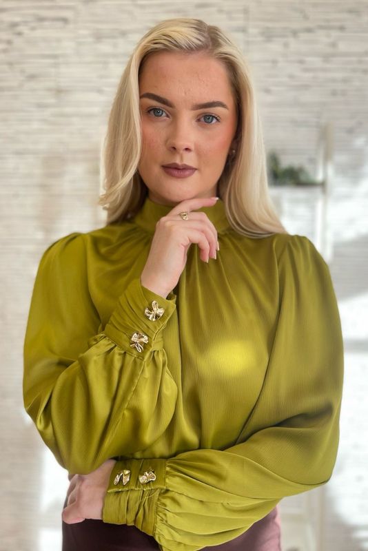 The Alison Cuff Blouse In Pistachio Green