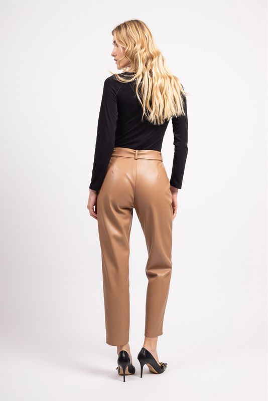 Toxik Boyfriend Faux Leather Trouser In Caramel