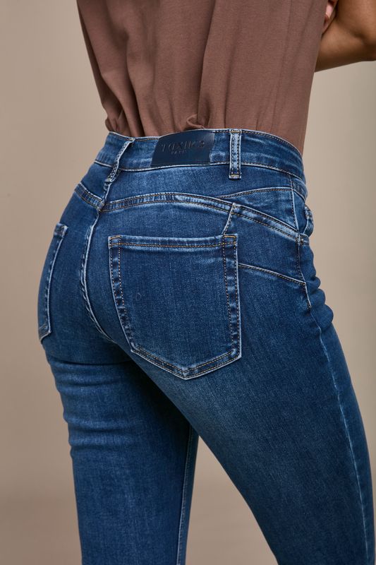 Toxik Push Up Straight Leg Jean In Denim Blue