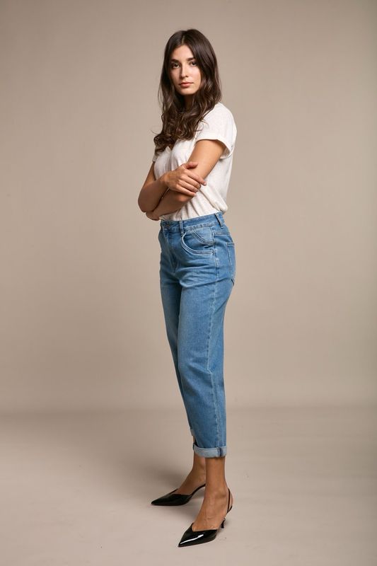 Toxik Mom/Boyfriend Jeans In Light Mid Wash Denim