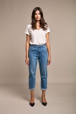Toxik Mom/Boyfriend Jeans In Light Mid Wash Denim