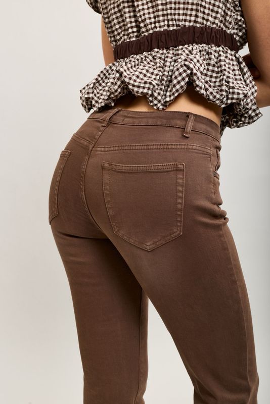 Toxik Boyfriend Jeans In Chocolate Brown