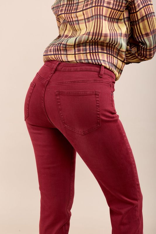 Toxik Boyfriend Jeans In Cherry Red