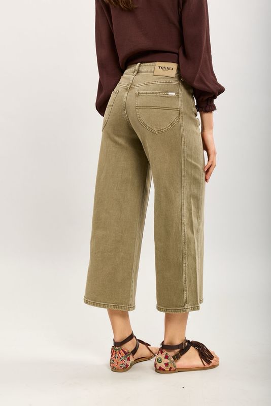 Toxik Wide Leg Crop Jeans in Khaki