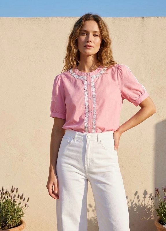 The Abbie White Daisy Embroidered Blouse In Bubble Gum Pink