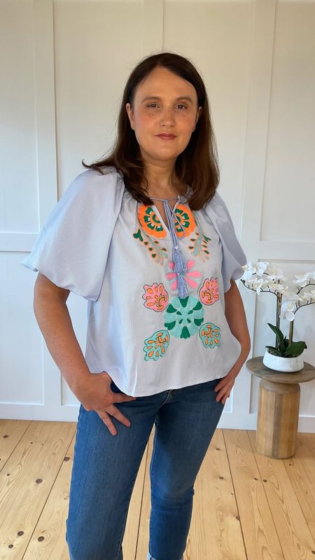 The Lilah Embroidered Top In Sky Blue