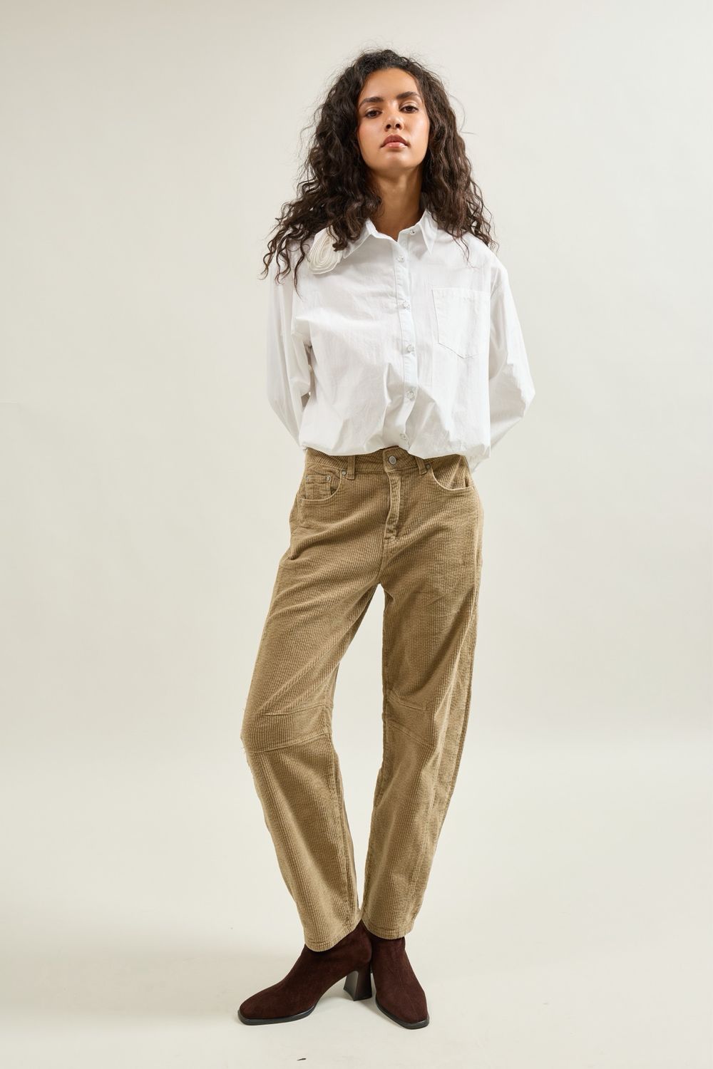 The Jolie Barrel Cord In Taupe