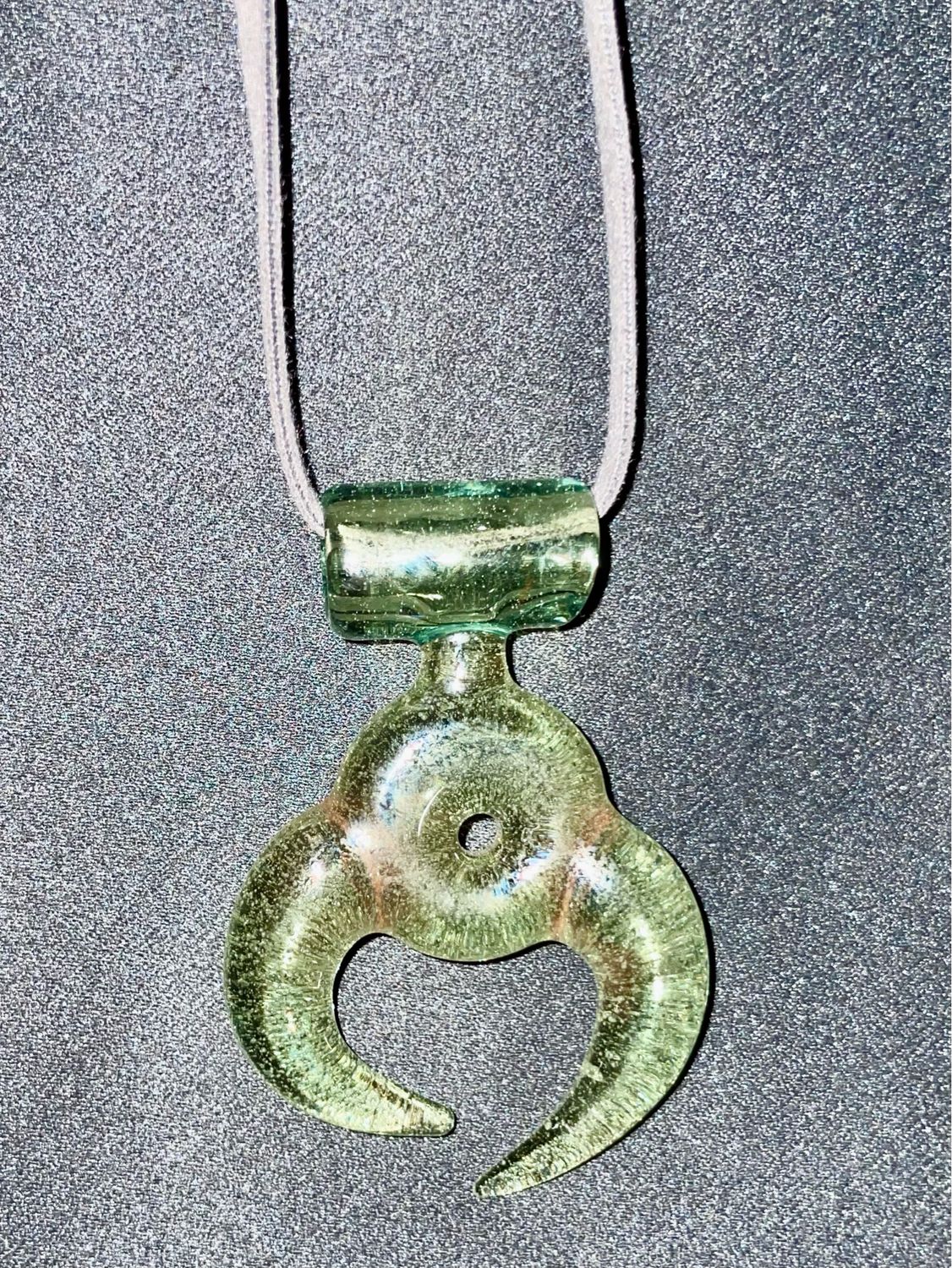 Shonlys x green volcano solid horned pendant CFL