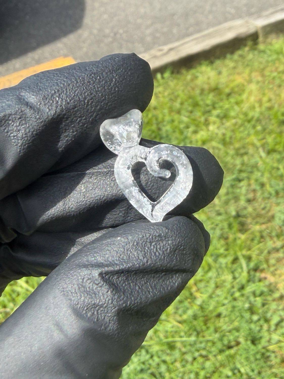 Micro heart pendant rich villa UV
