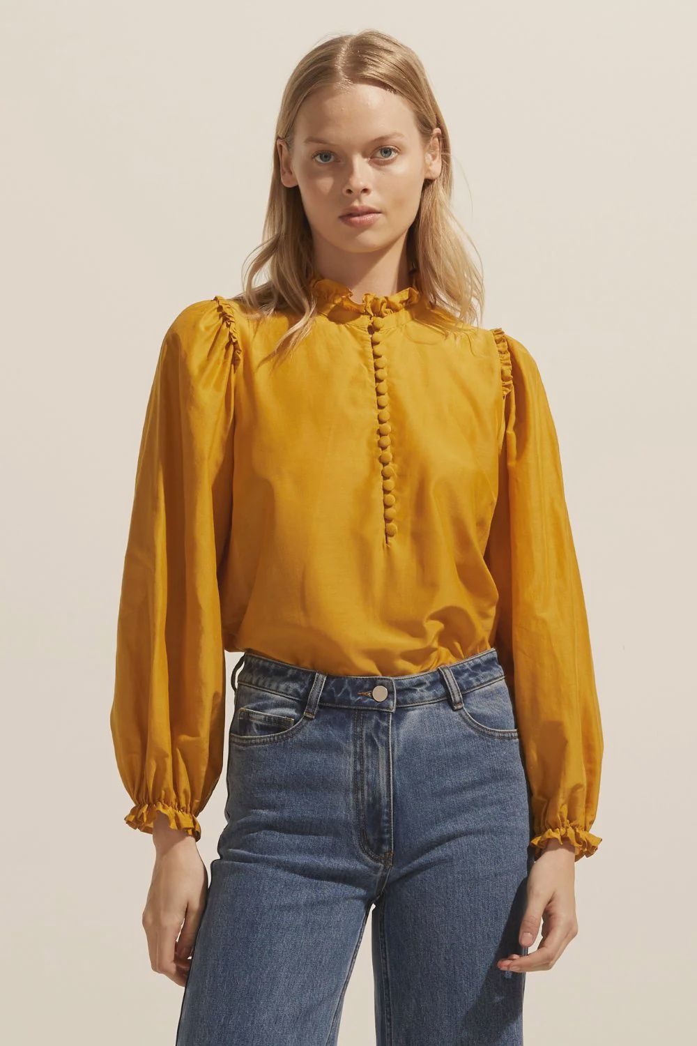 Zoe Kratzmann Context top