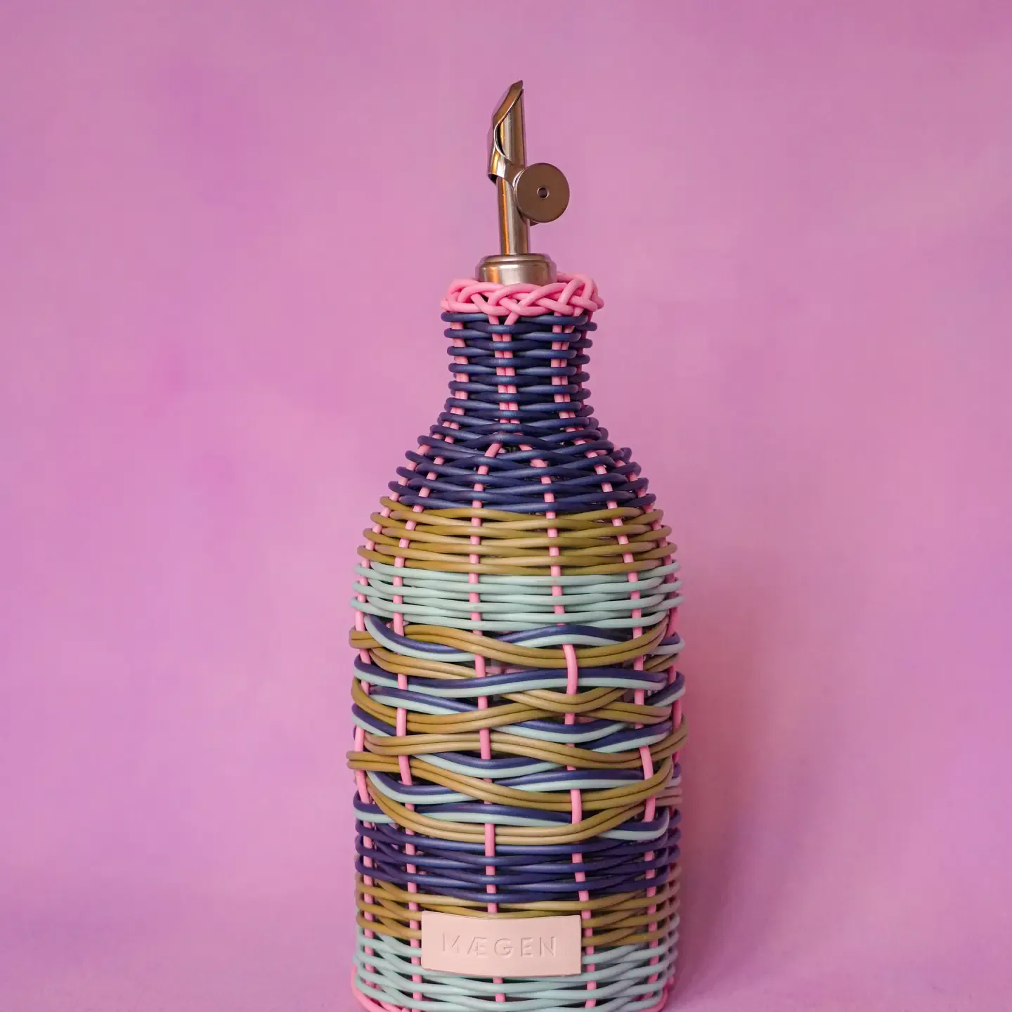 Maegen oil pourer, Colour: Pink/navy