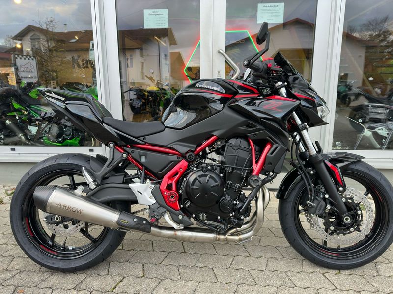 Kawasaki Z650 *2025*| Red Racer Edition| Umbau/Tieferlegung