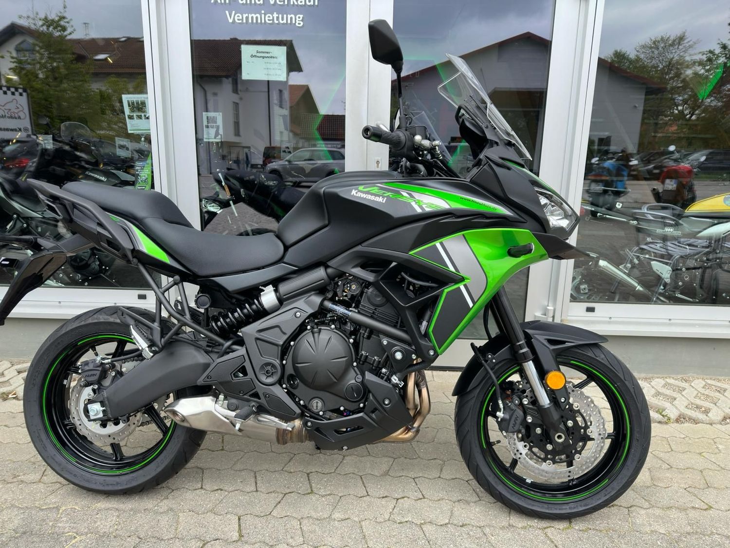 Kawasaki Versys 650 Grand Tourer *2025* | Neue Farbe