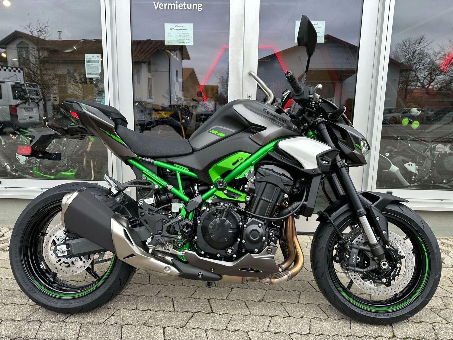 Kawasaki Z900 *2025* | NEU! | Jetzt vorbestellen