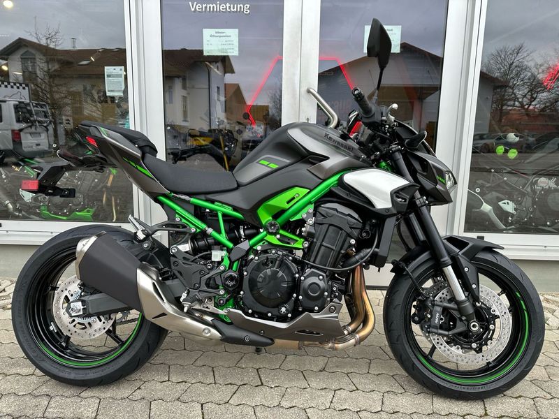 Kawasaki Z900 *2025* | NEU! | Jetzt vorbestellen Kawasaki Z900 *2025* | NEU! | Jetzt vorbestellen